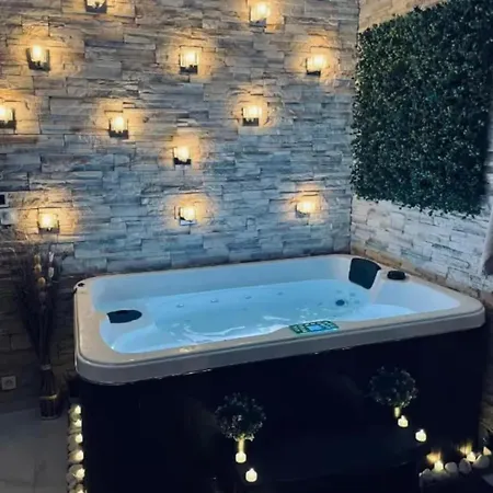 By Neptune - Appartement Rustique Jacuzzi Bondy Exterior foto