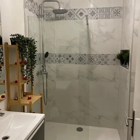 By Neptune - Appartement Rustique Jacuzzi Bondy Exterior foto